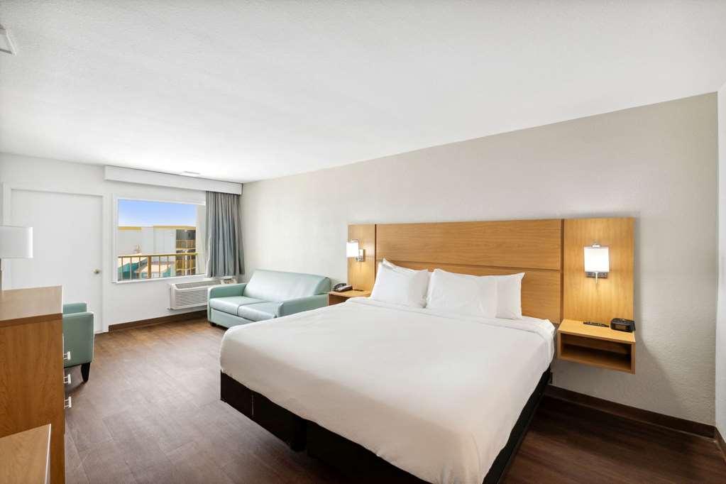 Chateau Beachfront Hotel, A By The Sea Resort Панама Сити Бийч Стая снимка
